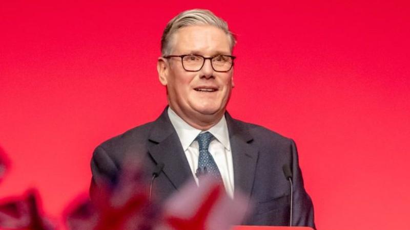 Starmer's only chance of beating Farage is by denouncing Trump