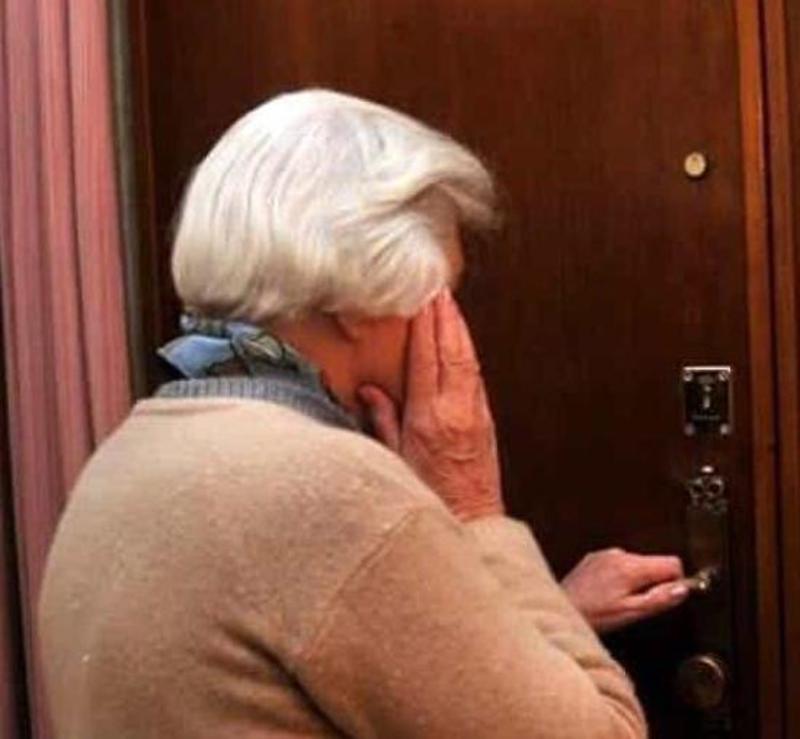 Maxi truffa da 90mila euro, anziana raggirata in casa: bloccato durante la fuga