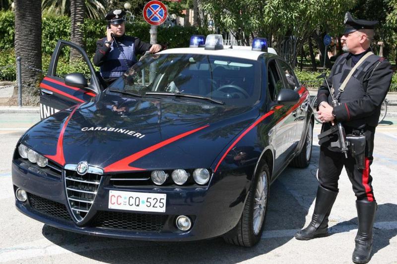Rapina, imbavagliata e legata al letto a 90 anni. Due arresti