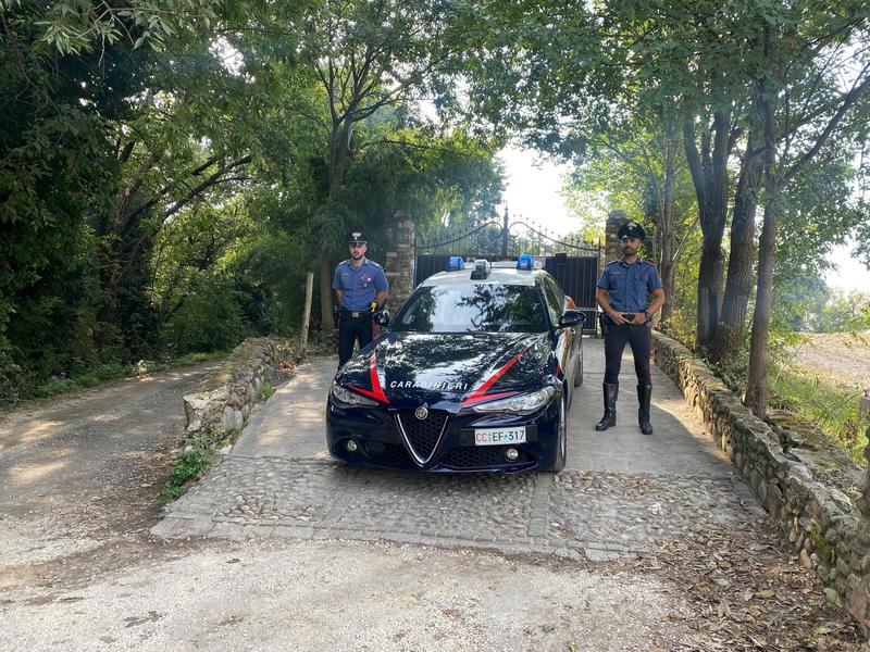Omicidio di Dolores Dori: spariti il marito e il futuro suocero dopo il delitto al campo nomadi di Lonato del Garda