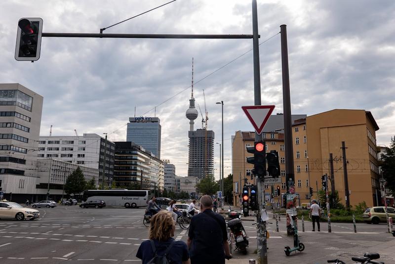 Der Fernsehturm wird zugebaut: Welche Wahrzeichen Berlins wirklich verschwinden sollten