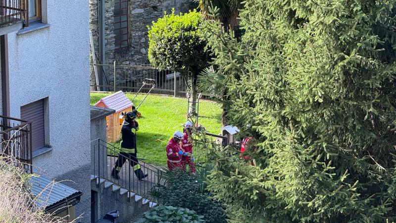 Sondrio, fiamme dalla bombola del gas: scoppia incendio, un uomo ustionato alla frazione Arquino