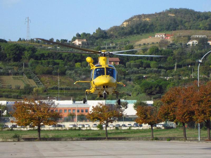 Incidente nella galleria del Furlo, scontro tra 3 moto