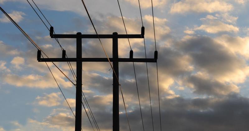 Hundreds of homes without power as storm takes hold