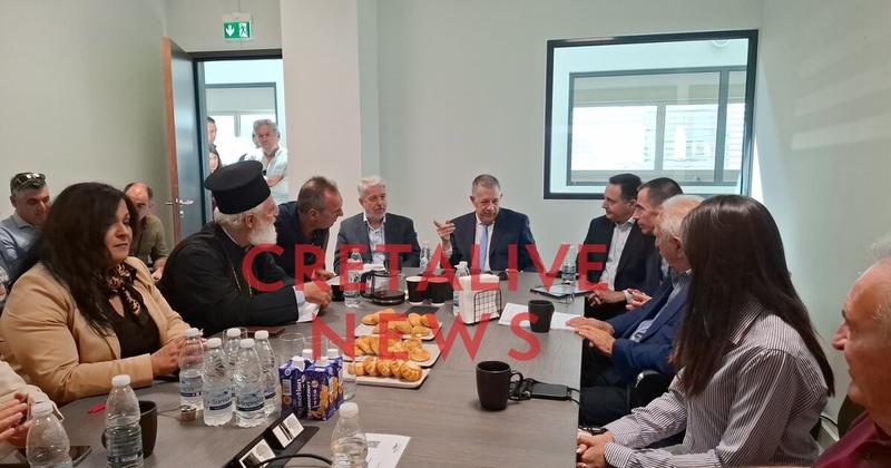 Στο υπό κατασκευή αεροδρόμιο στο Καστέλλι ο Νίκος Ταχιάος
