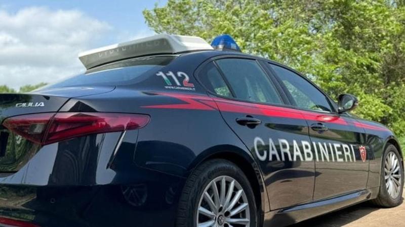 Minaccia di volersi buttare nell’Adda: carabinieri e pompieri lo bloccano
