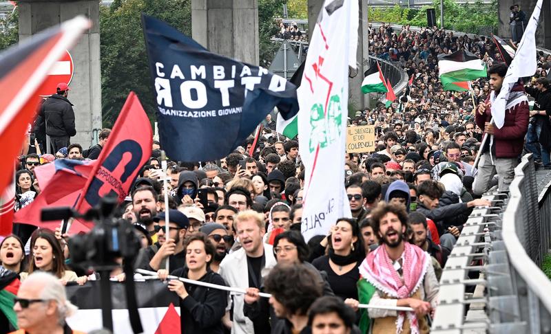 Guerriglieri, ragazzini e ‘sciure’ in bicicletta: anatomia delle proteste Pro Pal a Milano (con meno centri sociali e più social)