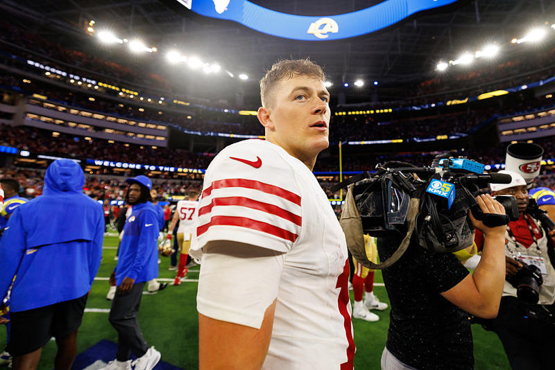 Before Thursday win, 49ers QB spotted dead body in the ocean, report says