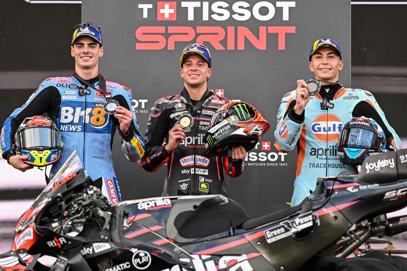 MotoGP Indonesia: Aldeguer domina e vince la prima gara di carriera, Bez travolge Marquez