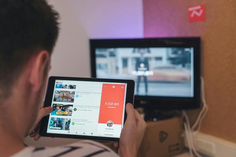 YouTube shapes young people’s political education, but the site simplifies complex issues YouTube shapes young people’s political education, but the site simplifies complex issues