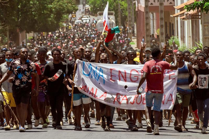 Madagascar : quand les coupures d’électricité déclenchent une crise sécuritaire amplifiée par les réseaux sociaux