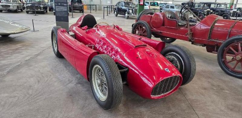 Joia em museu da Fiat, carro que caiu no mar venceu F-1 um ano depois
