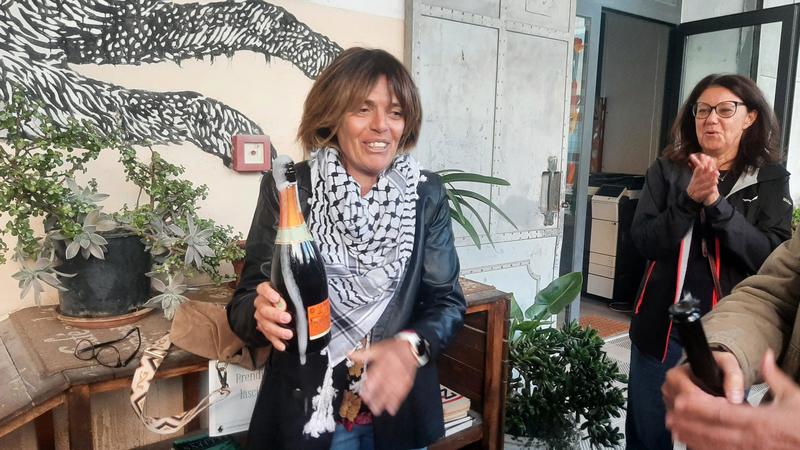 Silvia, il ritorno da Gaza: “Tenuti in ginocchio e legati, gli israeliani urlavano sempre”