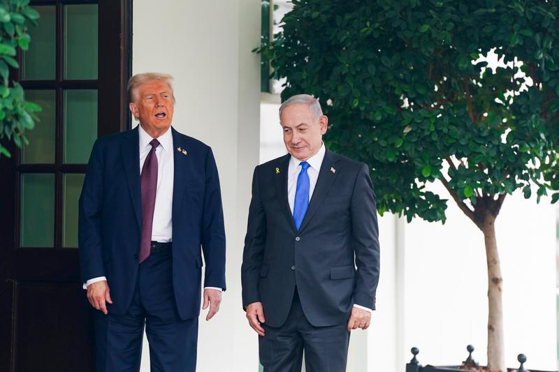 Gaza, le pressioni (e le minacce) di Trump su Hamas e Netanyahu: via ai negoziati per la pace in 48 ore