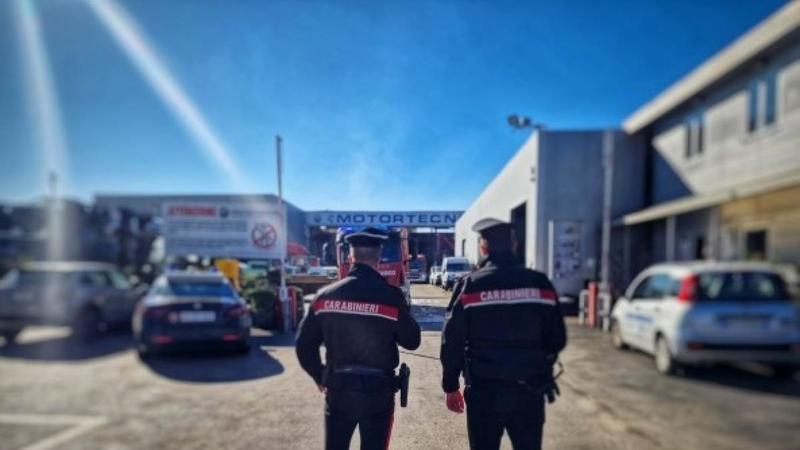 Esplosione in autofficina a Pomigliano d'Arco, morto uno dei tre operai rimasti feriti