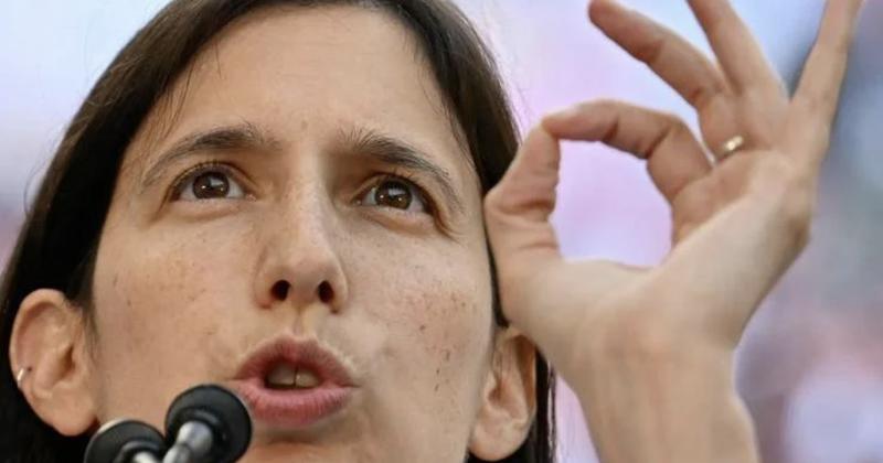 Anche Prodi, che l'ha scoperta, da “sardina”, contro la Schlein