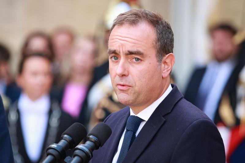 Frankreich: Premierminister tritt nach nicht einmal einem Monat im Amt zurück