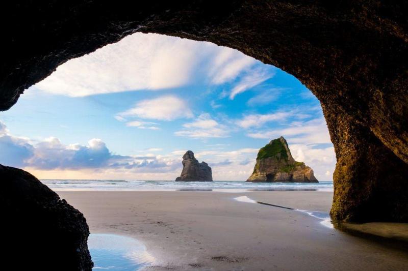 La storia dell’influencer neozelandese che ha trovato la spiaggia di Windows 10 e l’ha postata sui social