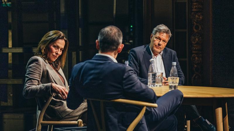 Bühne | Robert Habeck bittet zum Gespräch über den Ausnahmezustand. Heraus kommt Harmonie