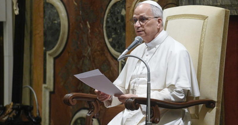 Papa Leone con Donald Trump, la sinistra con i violenti