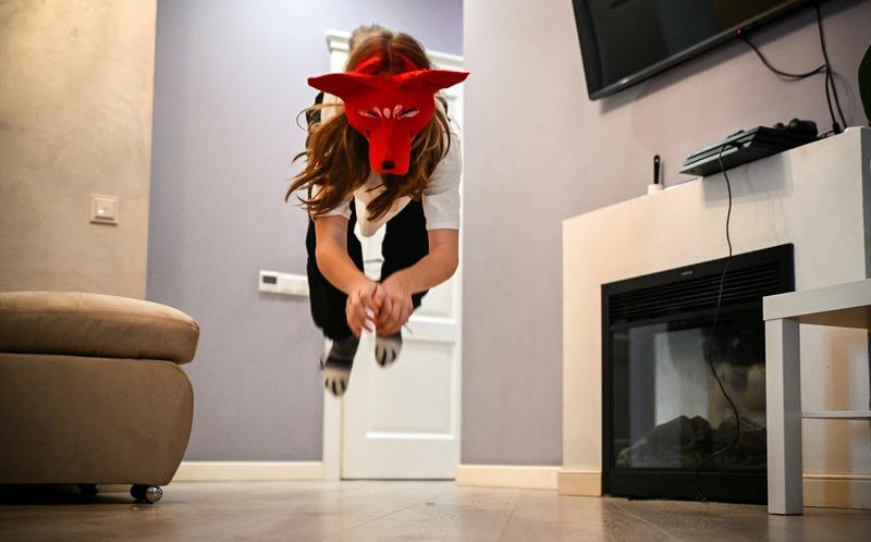 Experts unpack ‘quadrobics’, the fitness trend that claims leaping around on all fours will make you fit