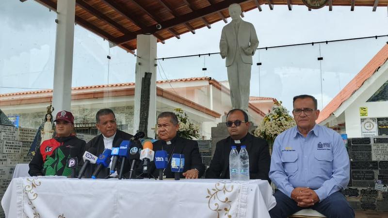 Diócesis de Trujillo emite Decreto Diocesano por la canonización del Dr. José Gregorio Hernández y la Madre Carmen Rendiles Diócesis de Trujillo emite Decreto Diocesano por la canonización del Dr. José Gregorio Hernández y la Madre Carmen Rendiles