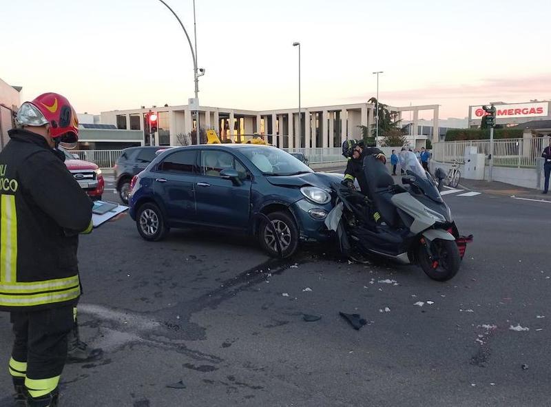 Schianto tra auto e moto e Lentigione, grave 55enne