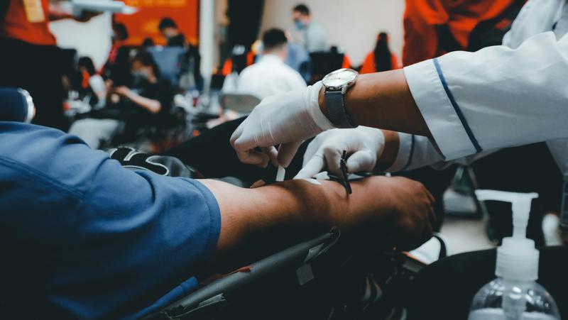 Anche i celiaci possono donare il sangue: il progetto pilota inclusivo dell’Emilia-Romagna