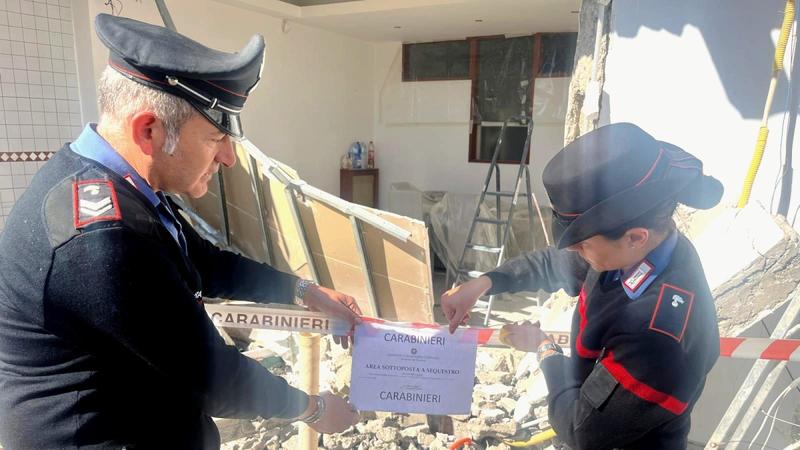 Incidente sul lavoro a Trecase, carpentiereÂ di 61 anniÂ muore sul colpo: lavorava in neroâA Nola operaio giÃ¹ da impalcatura: Ã¨ grave