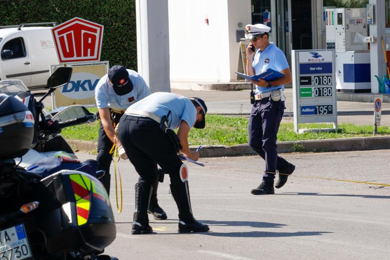 Incidenti, 6 feriti. Traffico in tilt in zona Massarenti e al Navile