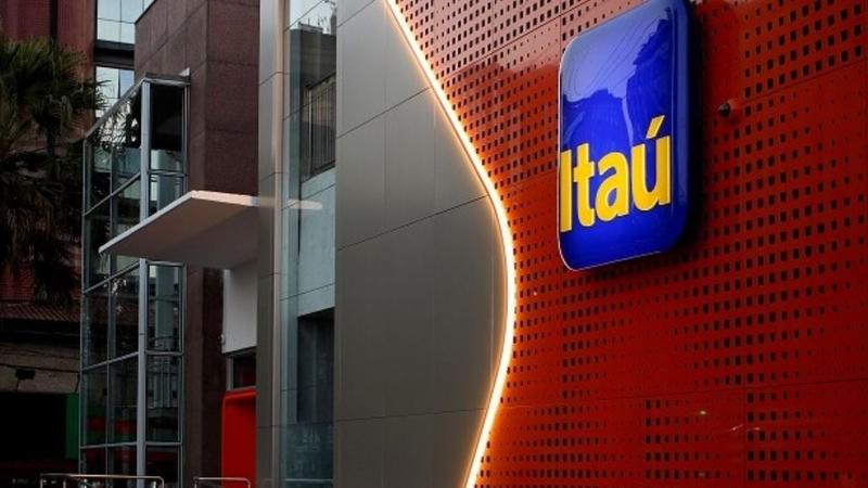 Sindicato conquista acordo para demitidos do Itaú