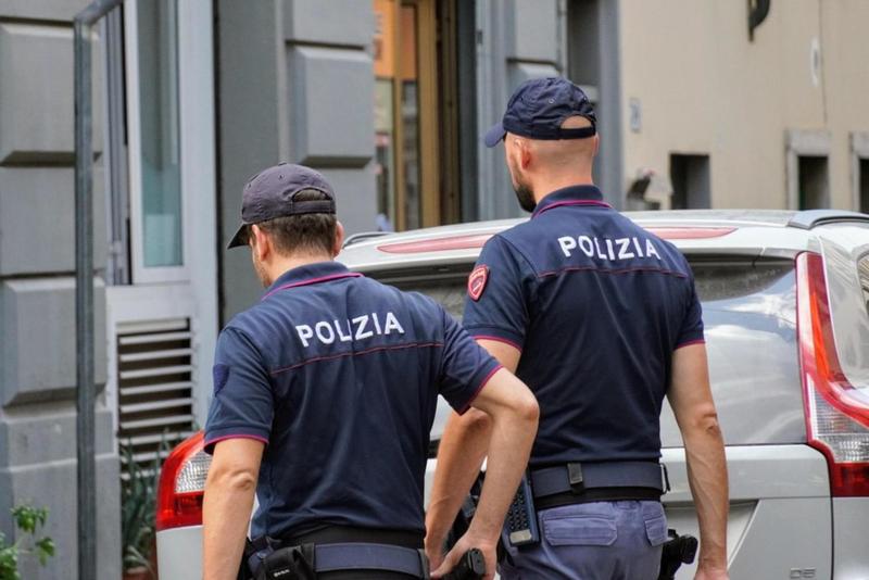 Studentessa di 19 anni violentata dal vicino di casa a Pavia: arrestato 29enne. “Ha bussato chiedendo il latte”