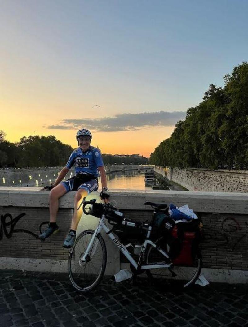 Volontario della Croce Rossa percorre l’Italia in bicicletta. Ultima tappa Lampedusa