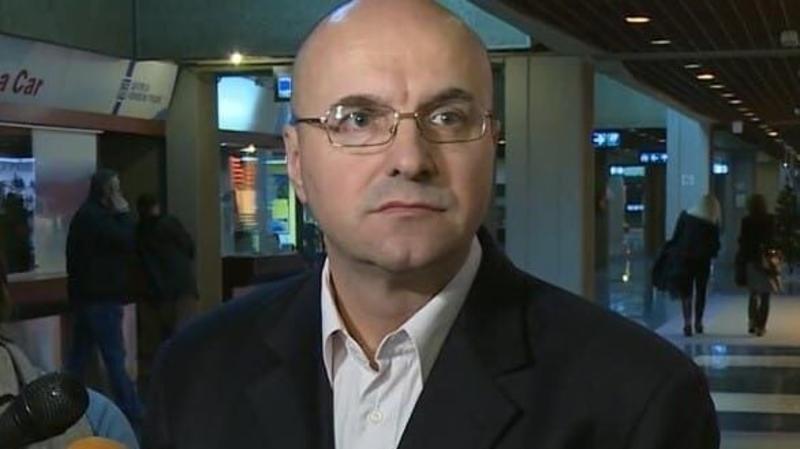 Novaković (NPS): U Skupštini o legalizaciji, a ispred zgrade novi šatori – to je neverovatno