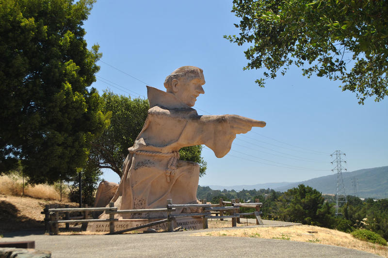 26-foot-tall Bay Area freeway icon removed after 50 years