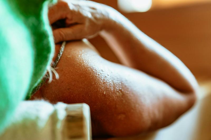 What’s the difference between hot sweat and cold sweat?