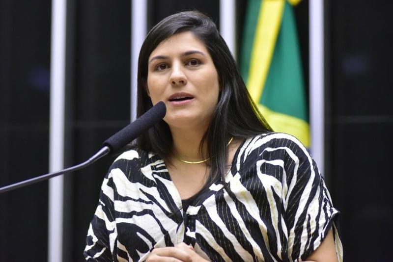 “Estão punindo e legalizando a morte de inocentes”, diz Chris Tonietto