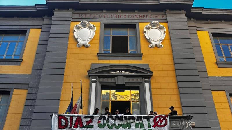 Studenti occupano il DiazÂ per la Palestina.Â Ã il quarto istituto in cittÃ  dopo Vico,Â Vittorio Emanuele e Genovesi