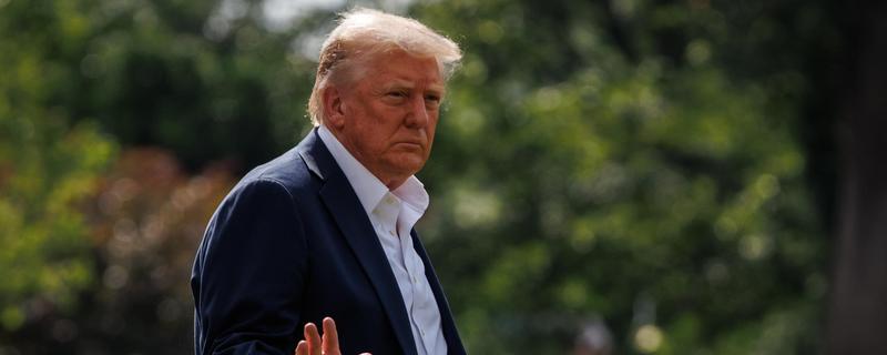 Donald Trump schiera la Guardia nazionale a Chicago: l’Illinois gli fa causa e va allo scontro
