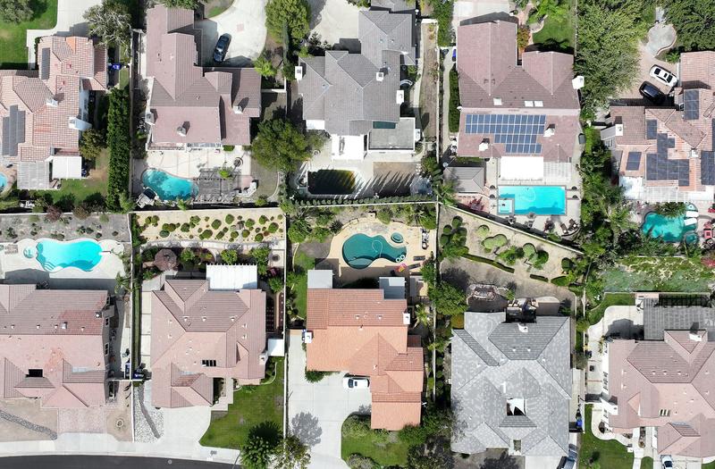 Winning a bidding war isn’t always a win, research on 14 million home sales shows
