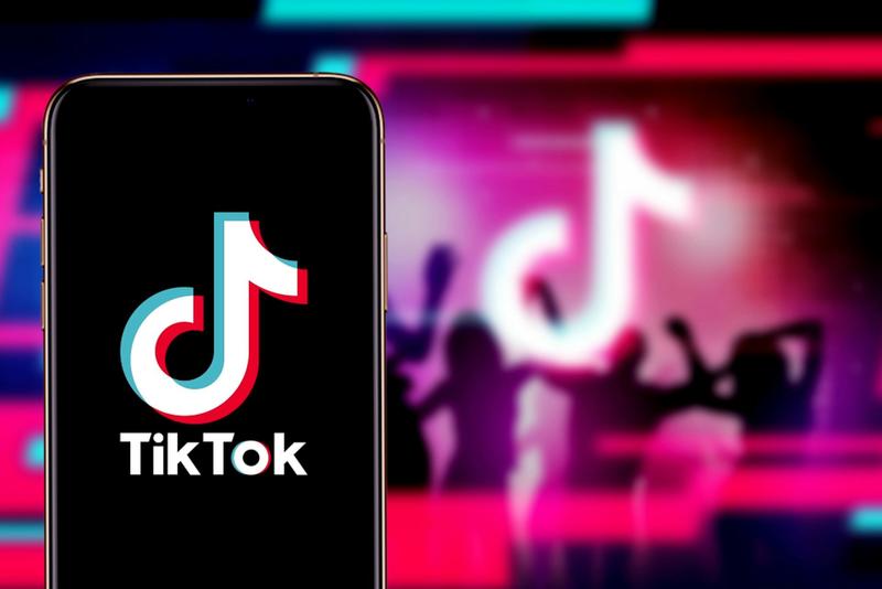 Cadeaux virtuels, pression sociale, gamification : les TikTok Lives, des machines à capter l’attention et l’argent des ados Cadeaux virtuels, pression sociale, gamification : les TikTok Lives, des machines à capter l’attention et l’argent des ados