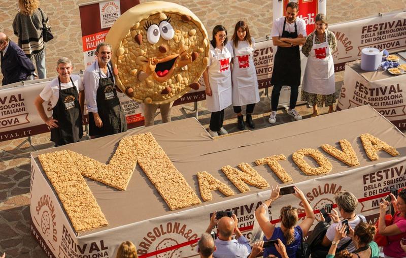 Mantova celebra la sbrisolona. Un festival diffuso per tre giorni di gusto e tradizione (e c’è anche il Giappone)