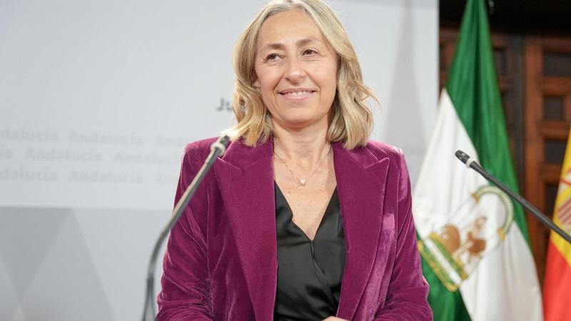 La grave crisis en los cribados de cáncer fuerza la dimisión de la consejera de Salud de Andalucía