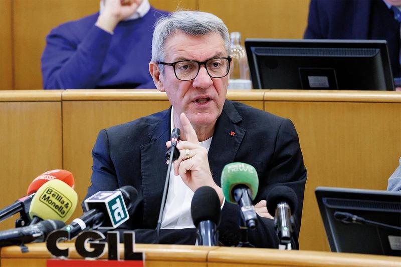 Landini attacca Meloni: «Complice del genocidio». È il Mélenchon d ’Italie...