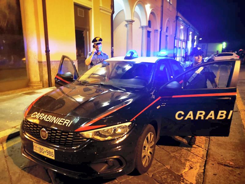 Voghera, scoppia una violenta lite alla stazione ferroviaria: 42enne accoltellato
