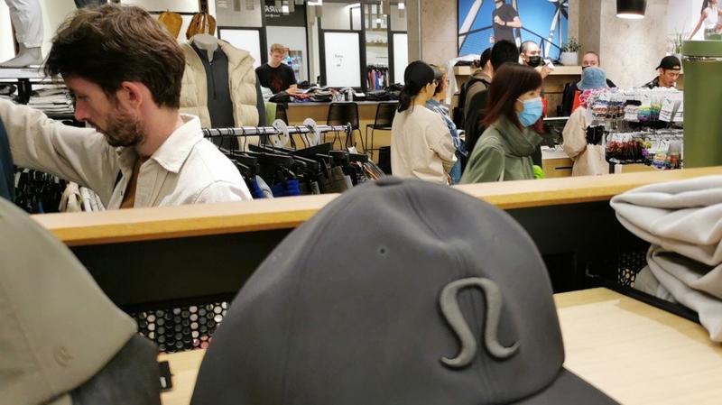 Bryan Yu: B.C. shoppers still spending even as labour market loses steam