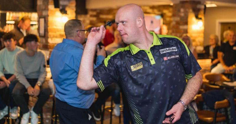 Darts legend visits bar on Norfolk coast
