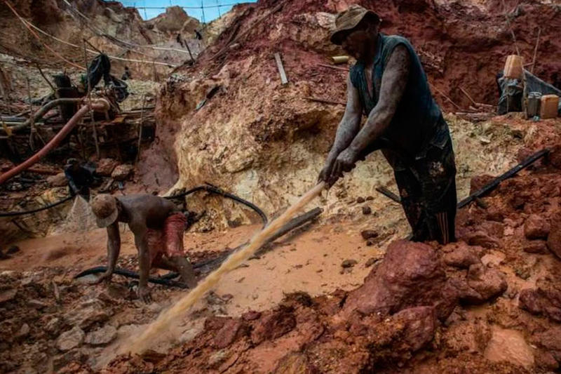 América Latina atrapada en la trampa de los recursos, por José Luis Sampietro Saquicela