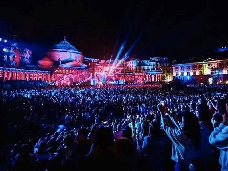Concerti al Plebiscito, i Comitati:Â Â«Il fitto della piazza? Solo 7mila euro a serataCaro sindaco, i conti non tornano