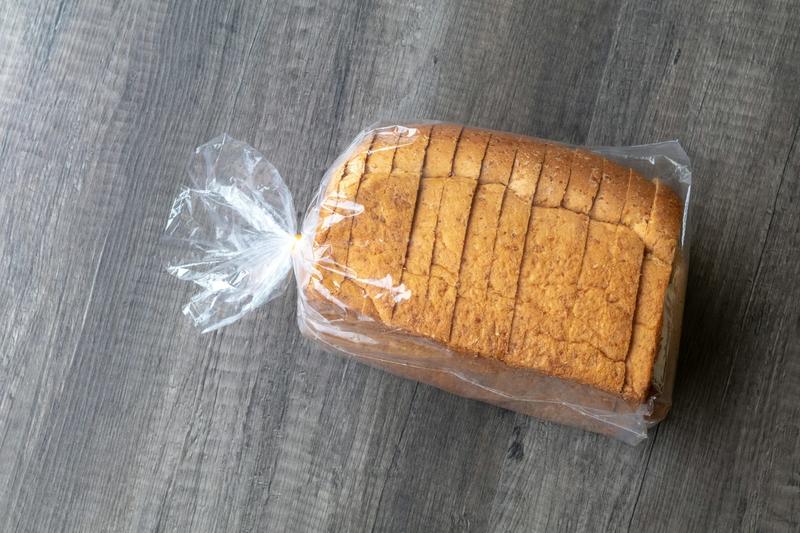 Comment le plastique est devenu incontournable dans l’industrie agroalimentaire